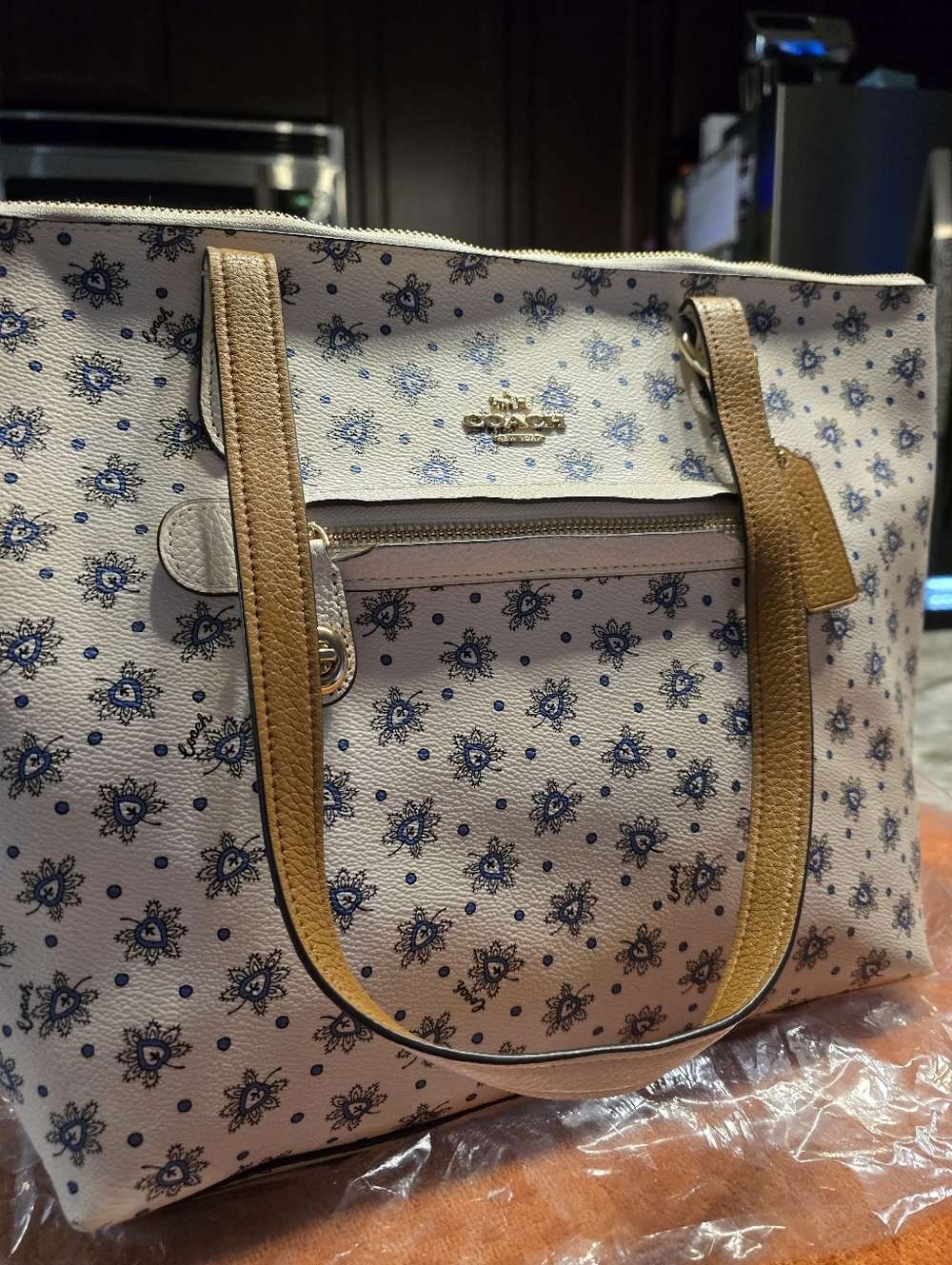 Coach Taylor Tote Forest Bud Print. - Picture 7 of 8